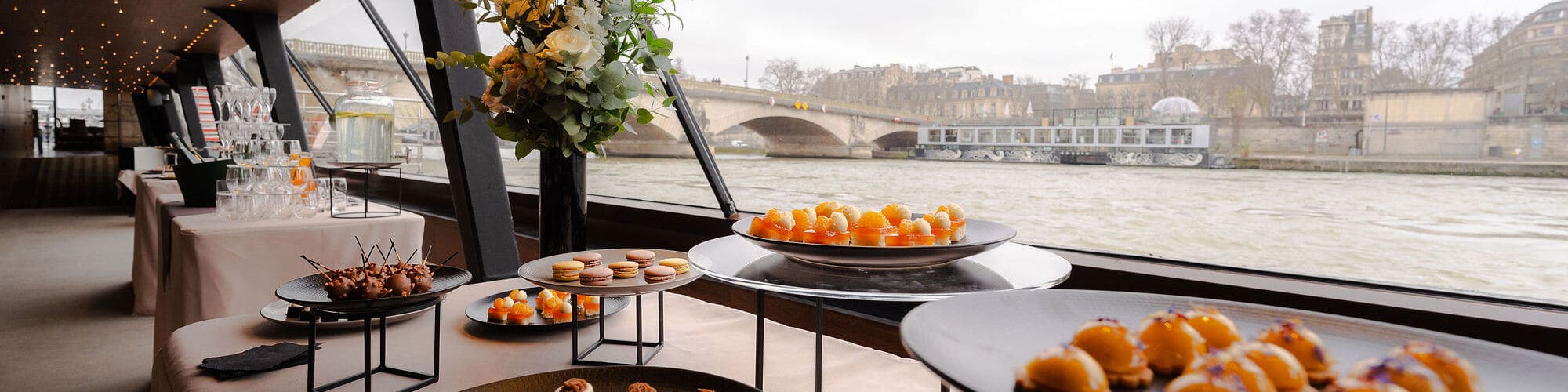 Boat and barge hire in Paris